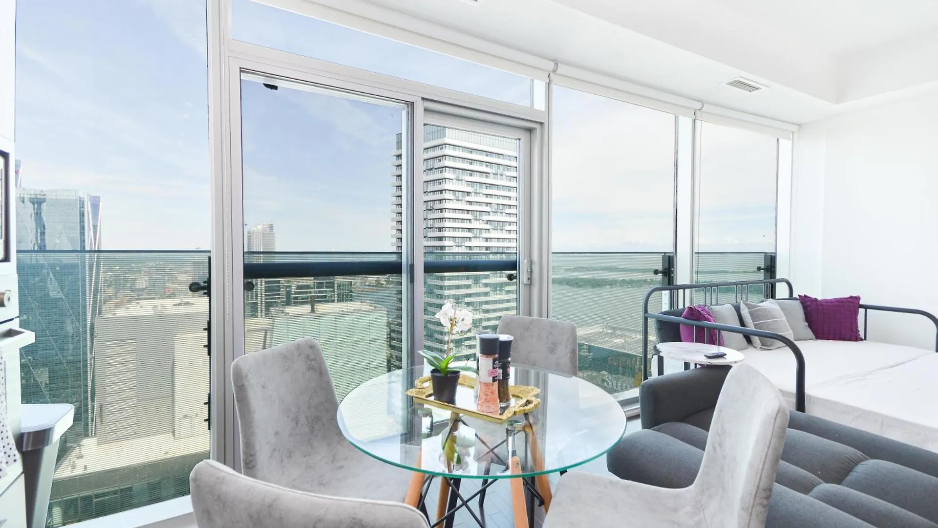 Downtown Toronto Condo Apartment