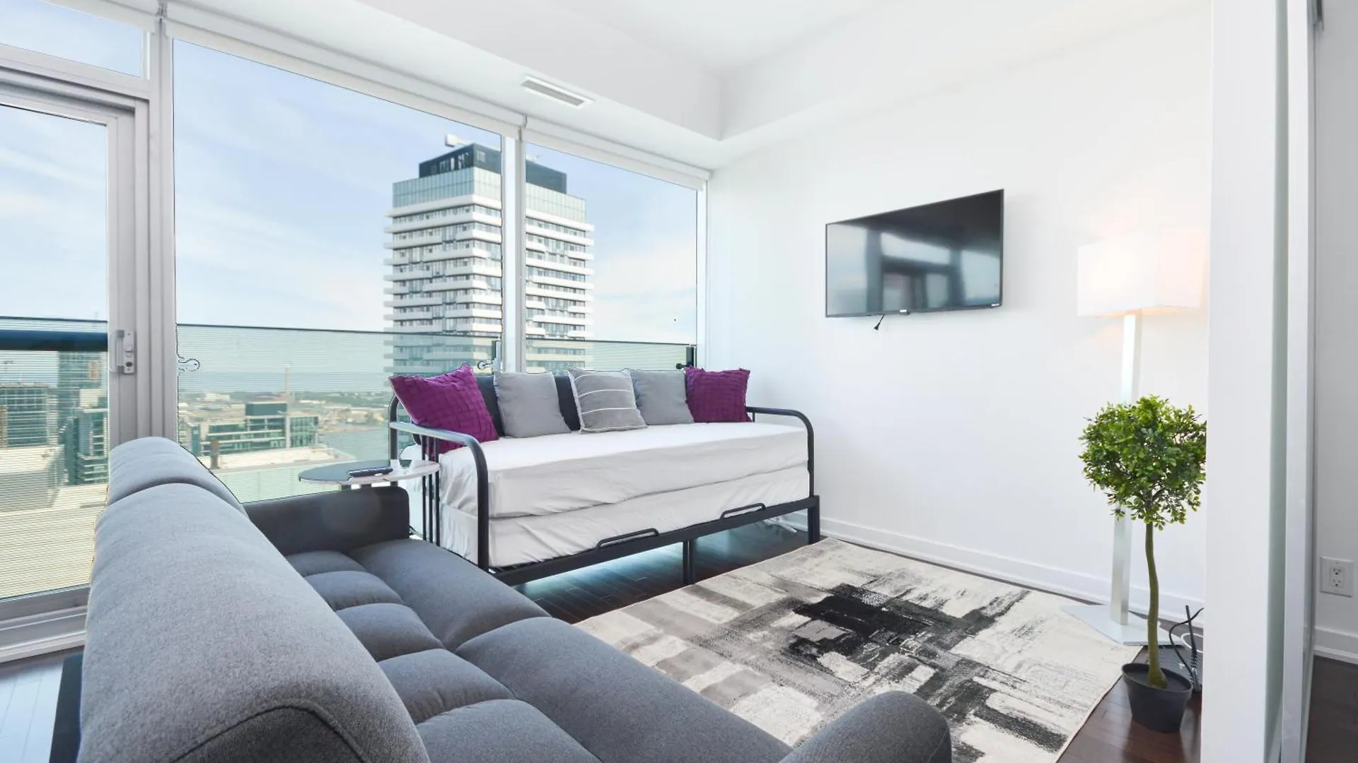 Apartment Downtown Toronto Condo